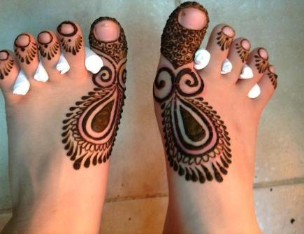 Henna -muotoilu jaloille