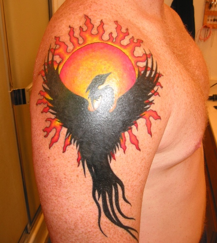 Phoenix στο χτίσιμο τατουάζ