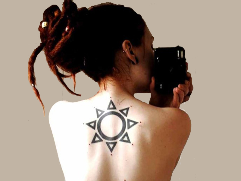 Σχέδια τατουάζ Sun για άνδρες και γυναίκες με νοήματα