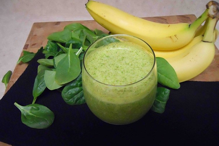detox-recept-smoothie-grön-spenat-banan