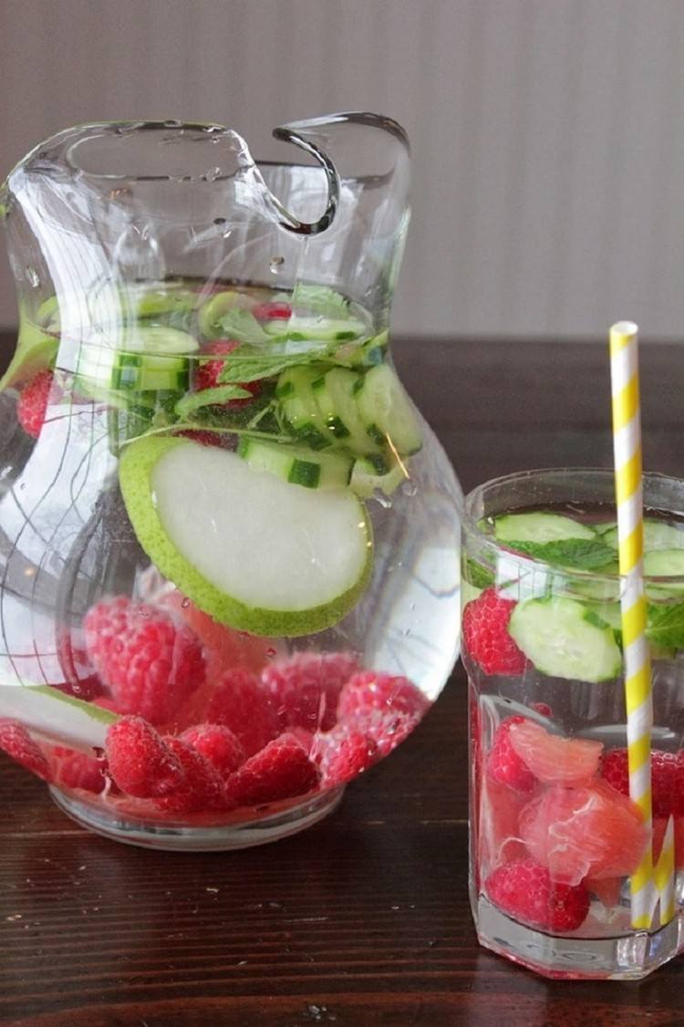 Detoxrecept-hallon-gurka-vatten