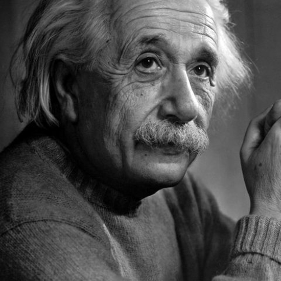 Albert Einsteinin nenän muoto