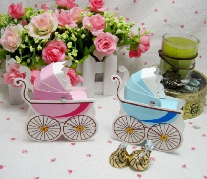 Barnvagn-dekoration-idéer-födelse-gåvor-tjej-pojke