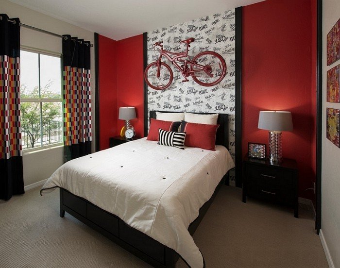 idéer-sovrum-i-rött-accent-vägg-dekoration-cykel