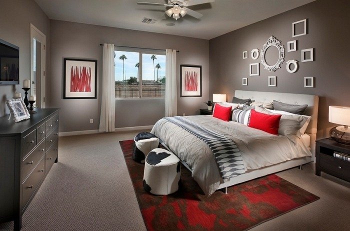 sovrum-i-grå-röd-vägg-design-idéer-påslakan-tillbehör