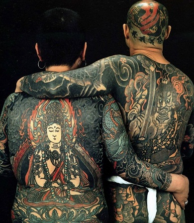 Koko kehon aasialainen tatuointi pariskunnille