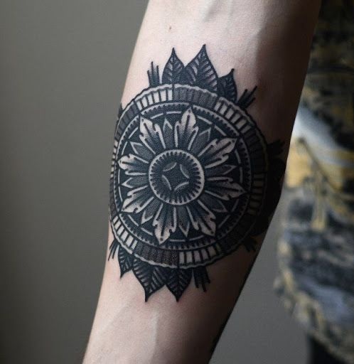 Σχέδια τατουάζ Mandala Dark Shade