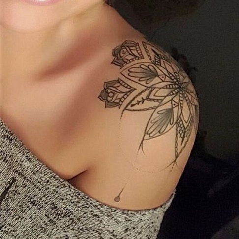 Mandala naisten tatuointimalleja