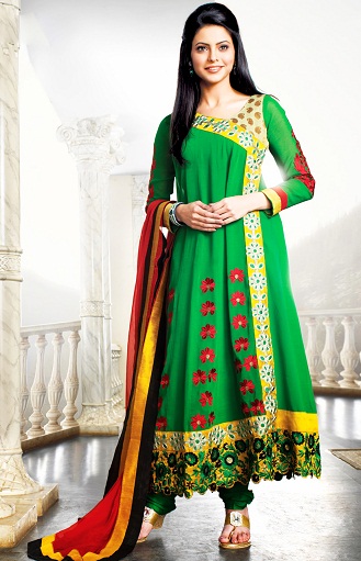 Angrakha -tyylinen Pakistanin Frocks