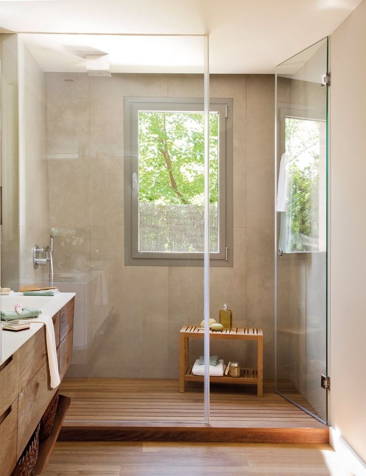 modern-badrum-design-glas-dusch-dörr-grå-vägg-kakel-matt-fönster