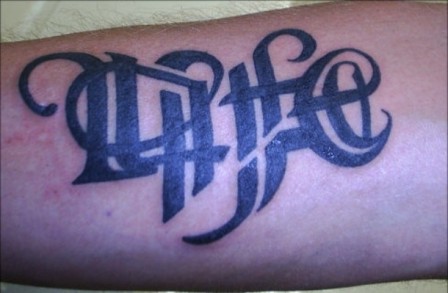 Το τατουάζ Word Life