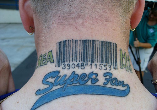 Ελκυστικά τατουάζ γραμμωτού κώδικα
