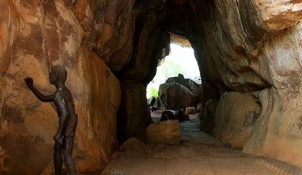bhimbetka-caves-and-rock-shelters_bhopal-τουριστικά-μέρη