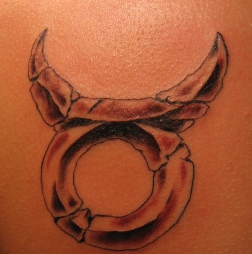 Härän tatuoinnin harvinainen symboli