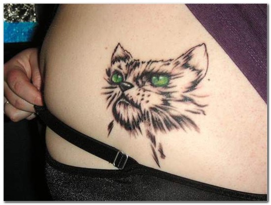 Vatsa kissan tatuointi