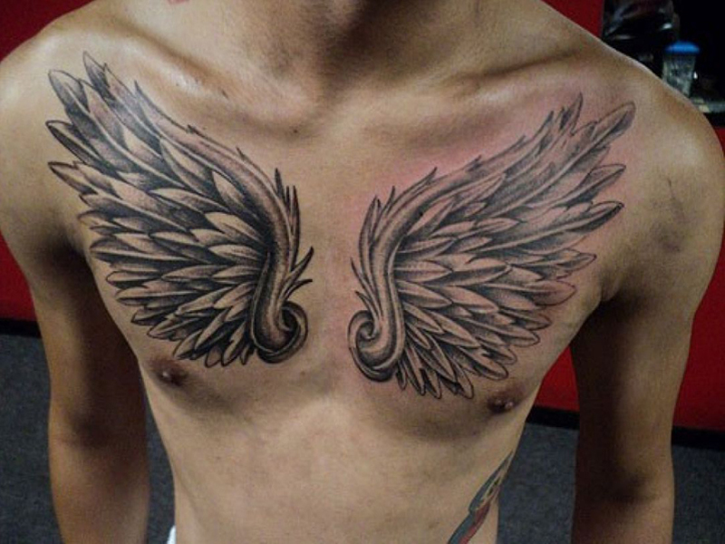 Καλύτερα σχέδια τατουάζ στήθους για άνδρες και γυναίκες