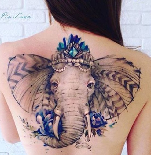 Σύγχρονο σχέδιο τατουάζ ελέφαντα στην πλάτη
