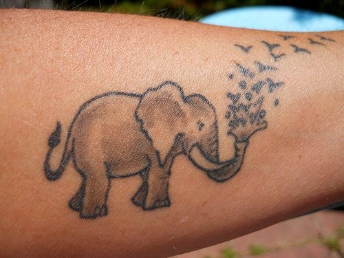 Μικρό τατουάζ ελέφαντα