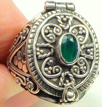 Keskiaikainen Emerald Sterling Silver -sormus