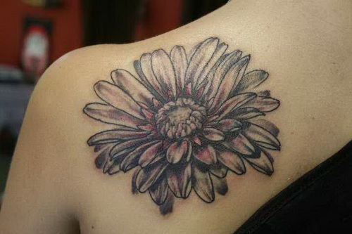 Daisy -kukka -tatuoinnit naisille