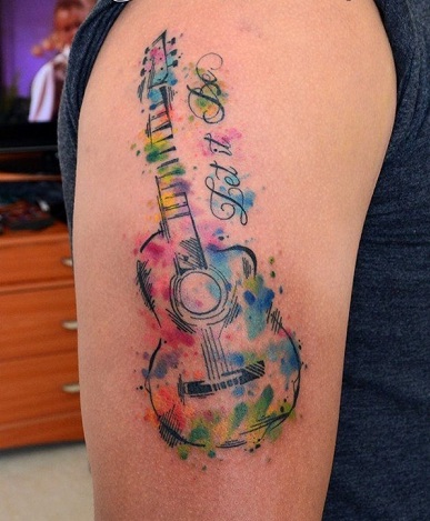 Värikäs kitara -tatuointisuunnittelu