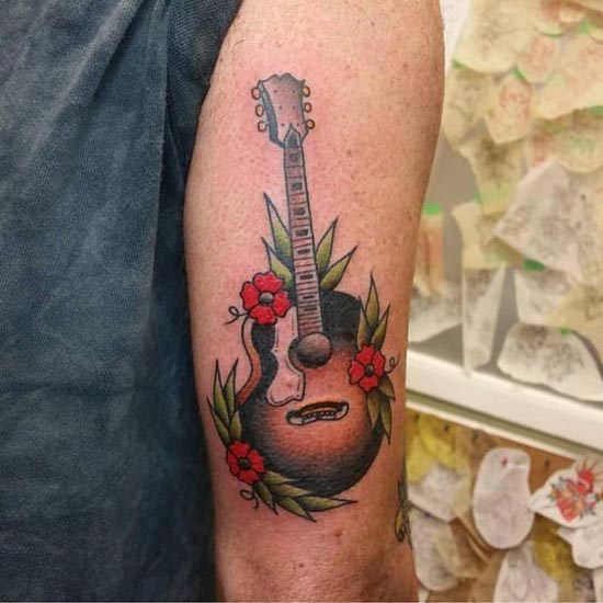 Τα καλύτερα σχέδια τατουάζ κιθάρας 10