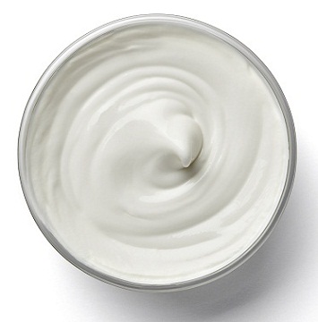 Kreikkalainen jogurtti vaurioituneille hiuksille