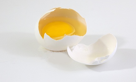 Σάπια αυγά για χαλασμένα μαλλιά