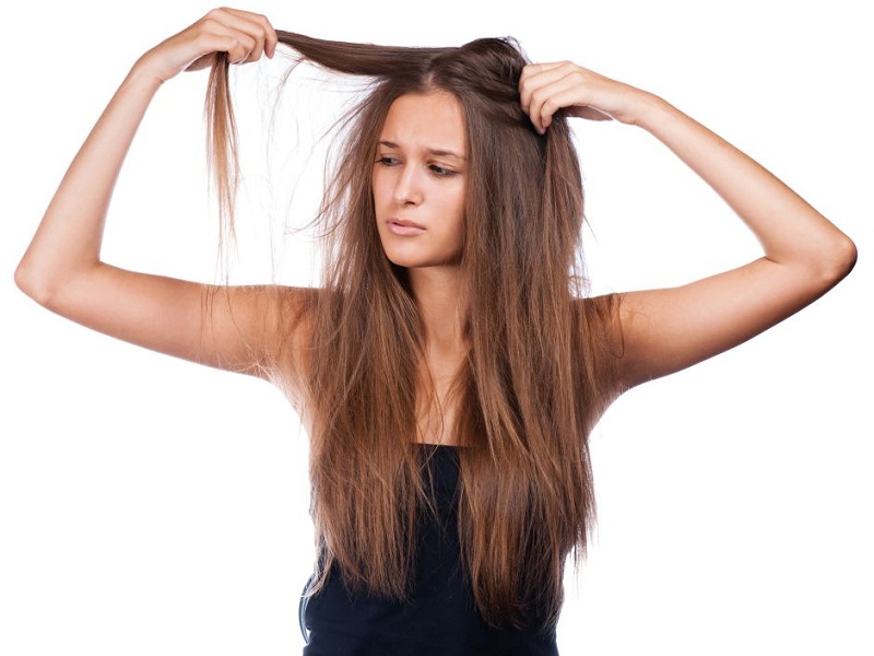 Kotihoito vaurioituneille hiuksille