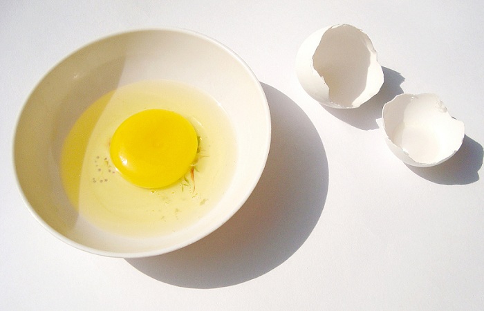 Κρόκος αυγού για τη θεραπεία του ξηρού δέρματος