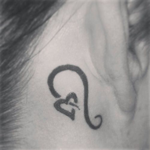 Leo Heart Tattoo στο Behind Ear for Girls