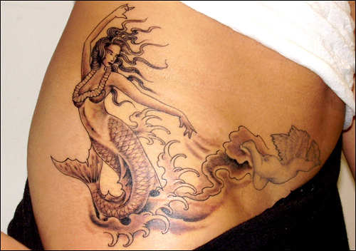 Μαϊάμι μελάνι γοργόνα τατουάζ στο ισχίο