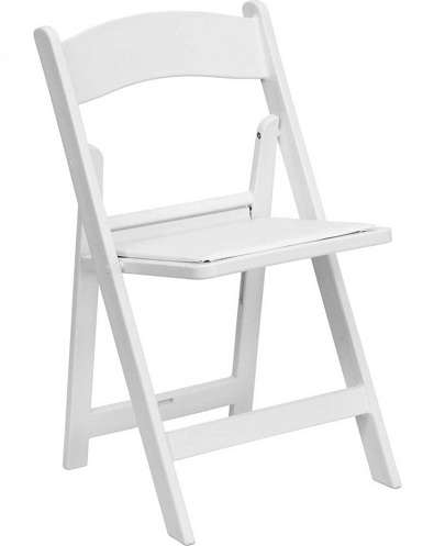 Taitettavat valkoiset nahkaiset tuolit