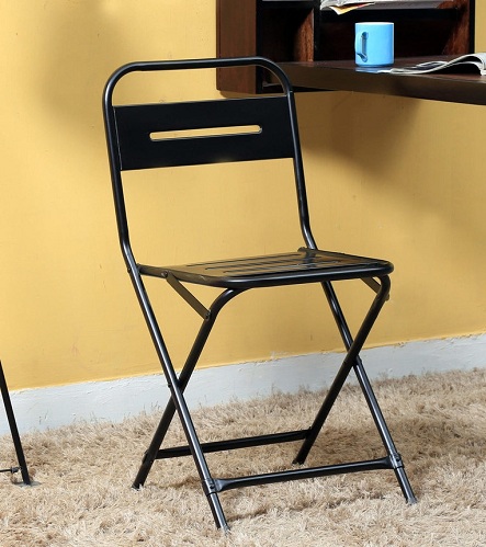 Απλές πτυσσόμενες καρέκλες