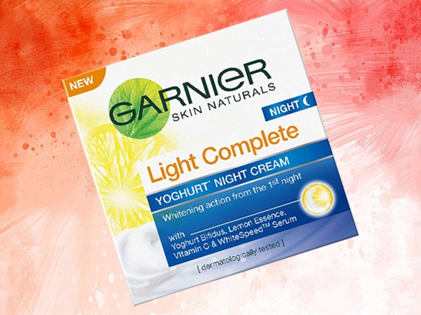 Πλήρης κρέμα νύχτας Garnier Skin Naturals Light