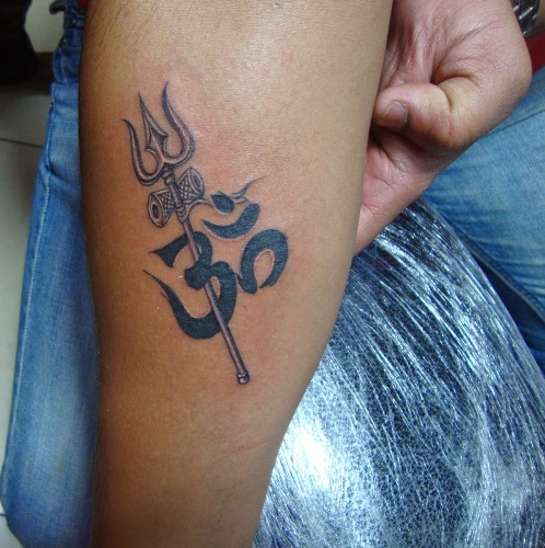 Pysyvät uskonnolliset symbolit Tatuointisuunnittelu