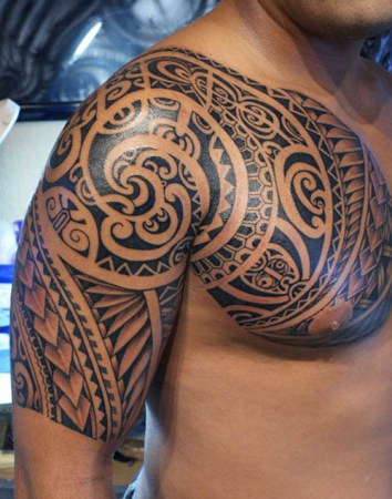Samoalainen Tribal Shoulder Tattoo
