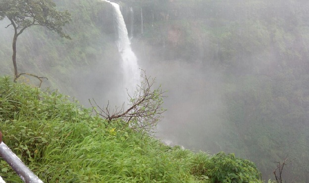 lingmala-falls_mahabaleshwar-τουριστικά-μέρη