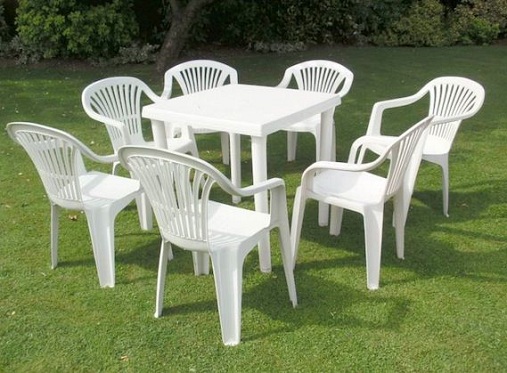 Πλαστικές καρέκλες κήπου