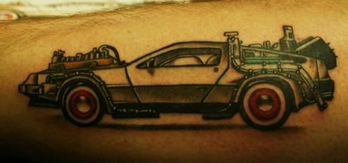 futuristiset-auton tatuoinnit