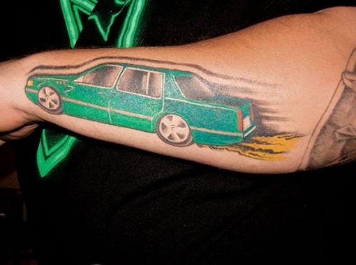 Henkilökohtaiset auton tatuoinnit