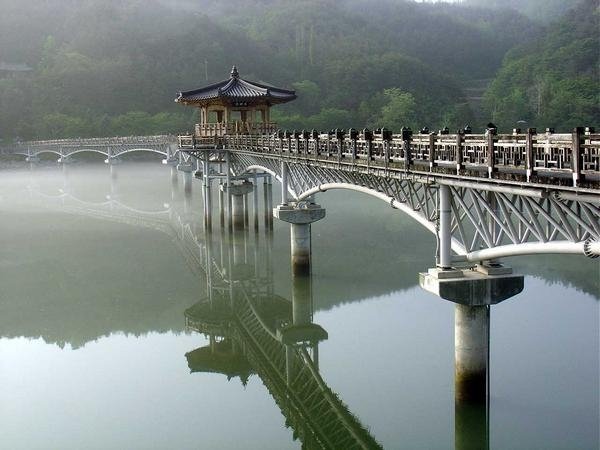 Asiatiska broar klassisk konstruktion Moon Japan