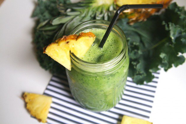 grön-detox-smoothie-recept-ananas-kål