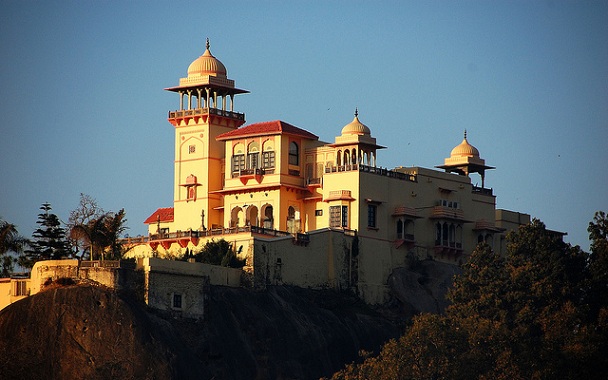 Τα κορυφαία μέρη του Jaipur House για επίσκεψη στο Mount abu