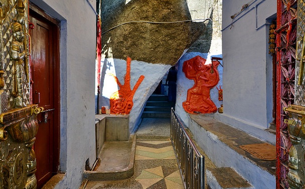 Ο ναός Adhar Devi είναι το καλύτερο σημείο για να επισκεφθείτε