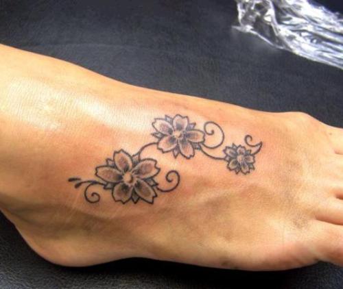 söpö jalka tatuointi suunnittelu naisille