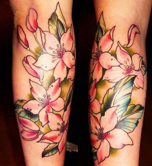 Tyttöjen kukkajalkojen tatuoinnit