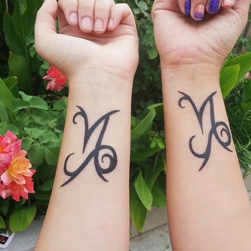Καλλιτεχνική σχεδίαση τατουάζ μητέρας κόρης