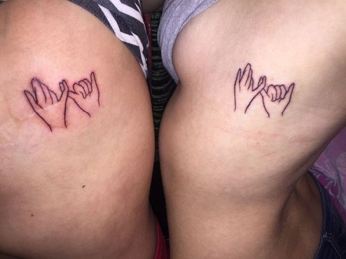 Inspiroiva äiti -tytär -tatuointisuunnittelu