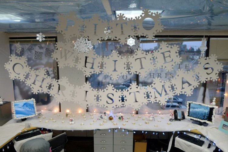 idéer juldekoration kontor arbetsplats papper krans god jul